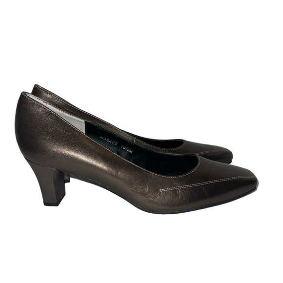 Ros Hommerson Women's Pumps Size 10.5M Bronze Leather Slip On Heel Close Toe - Picture 1 of 9